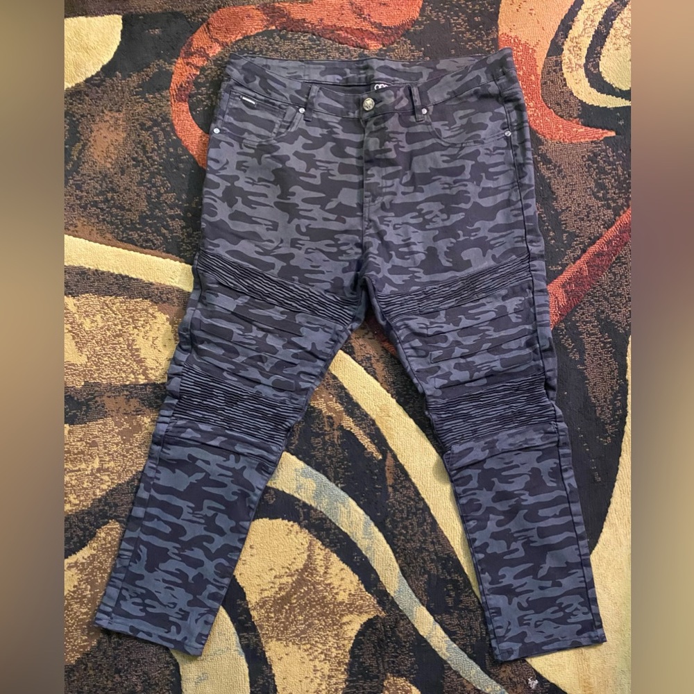 One Point One Men’s 40W X 30L Stretch Jean Joggers Urban Camo Pants NWOT